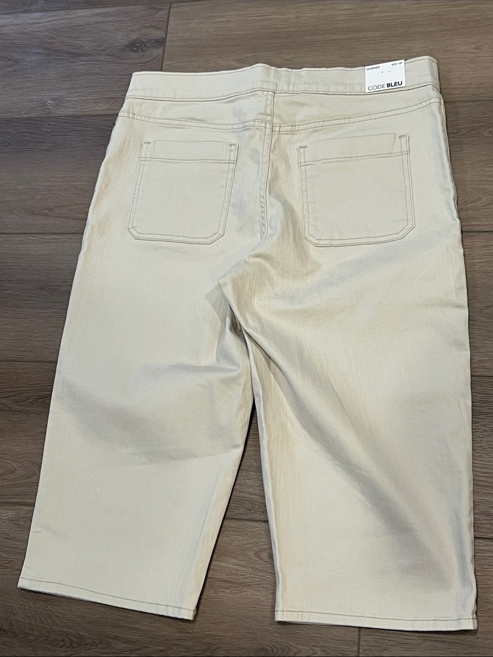 NWT Code Bleu Skimmer 10 Petite Below Knee-Length Light Khaki Shorts Modest - Picture 8 of 14